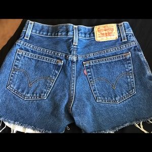 28 size waist Levi’s. Cut off shorts
